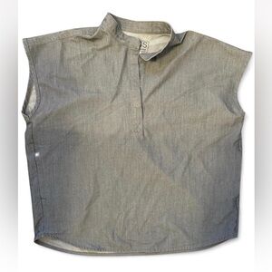 FIGS Rafaela scrub top. Size small. Excellent used condition!